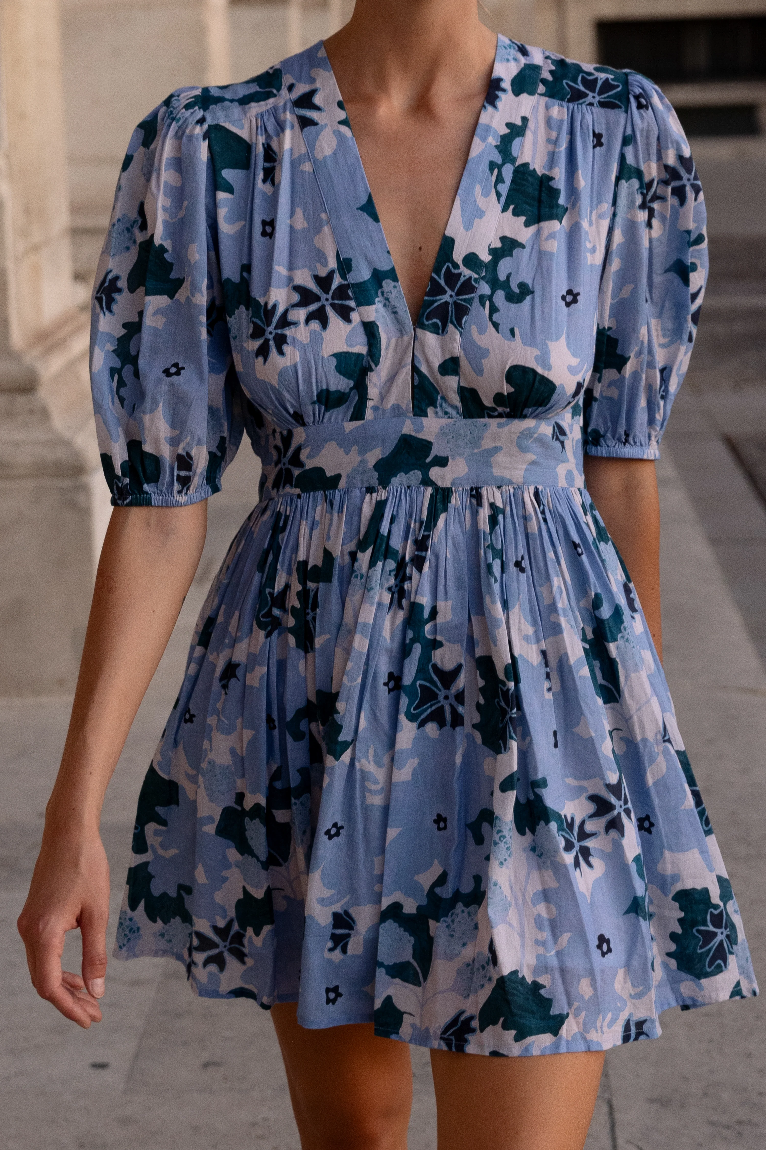 V-Neck Puff Mini- Suzani Blue - Image 5